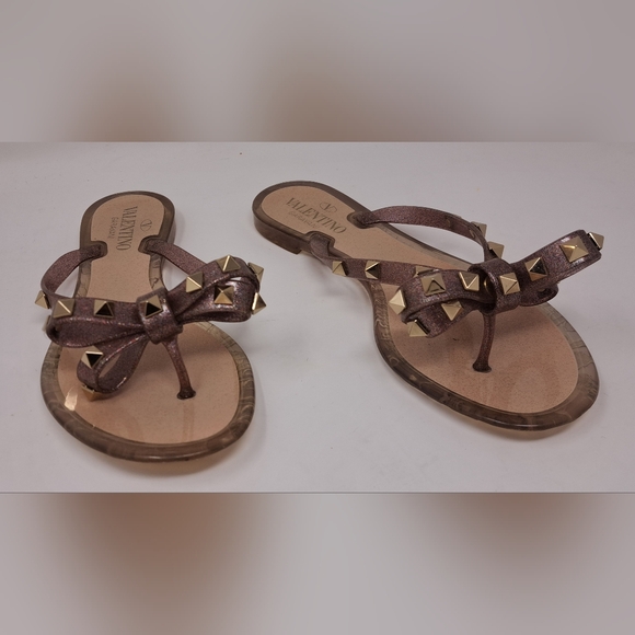 Valentino Garavani Women's Rockstud Jelly Flat Thong Sandals Italy 6 US / 36 EU - Picture 9 of 12